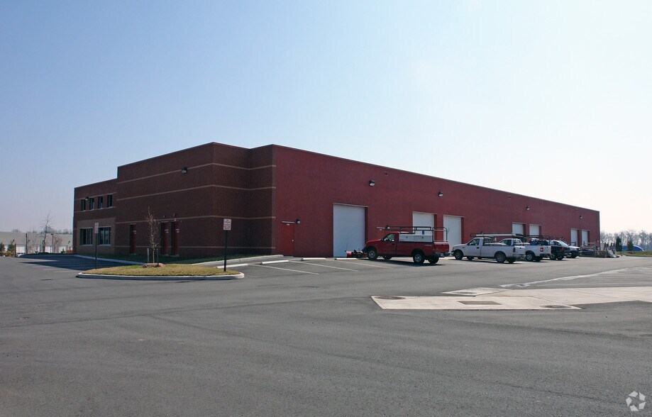 More Photos Of 23590 Overland Dr, Sterling Warehouse For Lease