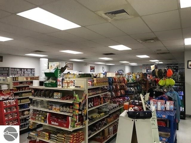 More Photos Of 10673 W Saint Charles Rd, Sumner Service Station For Sale