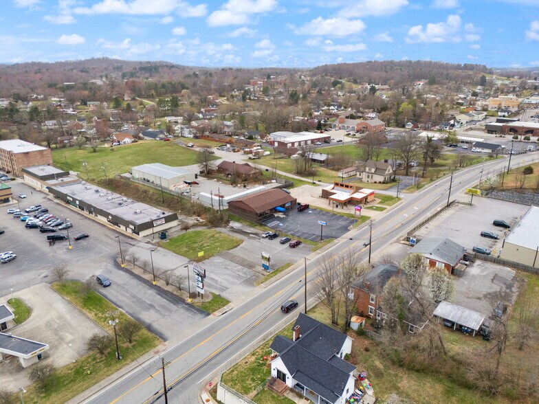 More Photos Of 725 S Main St, London Medical For Sale