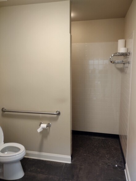 More Photos Of 5207 Belle Wood Ct, Buford Warehouse For Sale