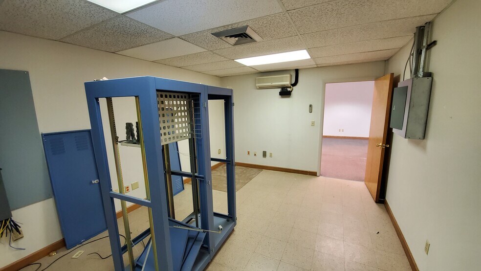 More Photos Of 21 S Brown St, Lewistown Office For Lease