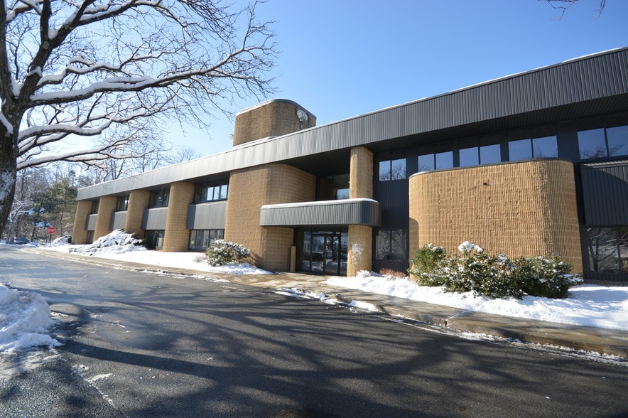 More Photos Of 2678 South Rd, Poughkeepsie Office For Lease
