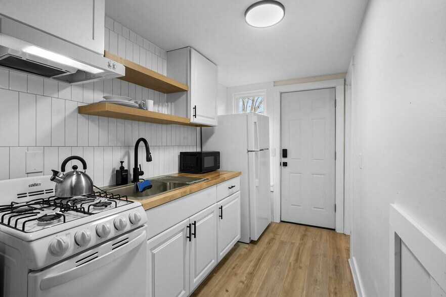 More Photos Of 101 Pennsylvania Ave, Binghamton Apartments For Sale