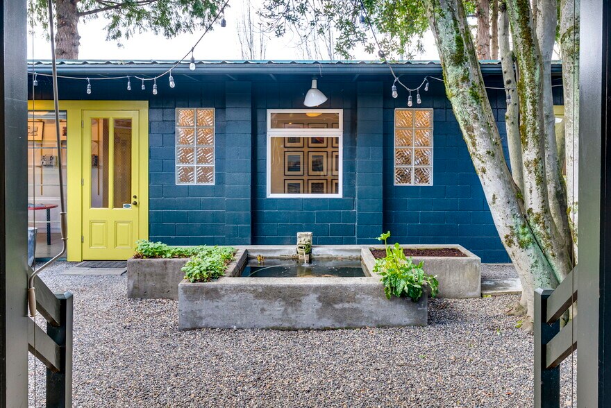 More Photos Of 1825 SE 7th Ave, Portland Loft Creative Space For Sale