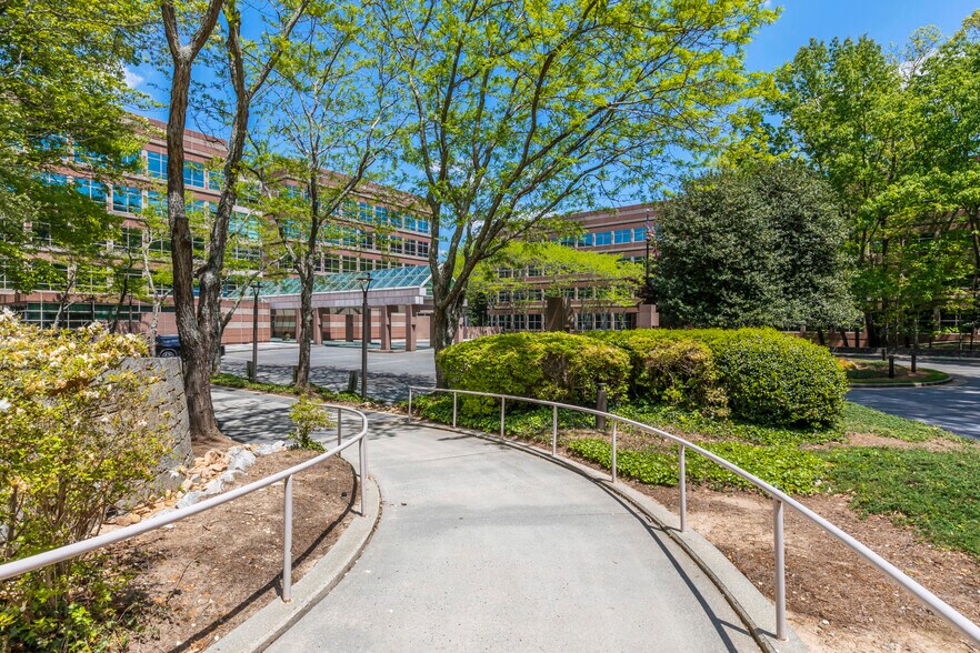 More Photos Of 5780 Powers Ferry Rd NW, Atlanta Unknown For Lease