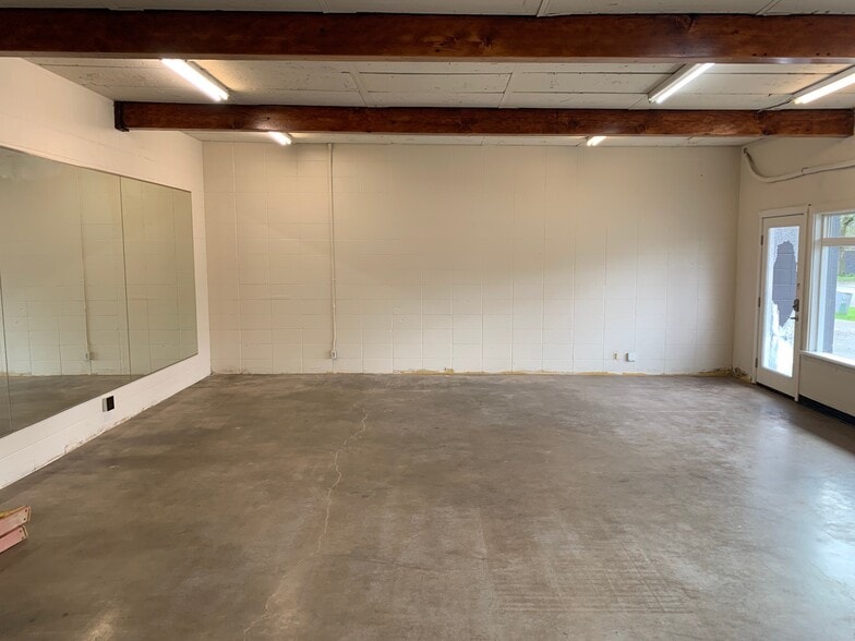 More Photos Of 245 Van Buren St, Eugene Freestanding For Lease