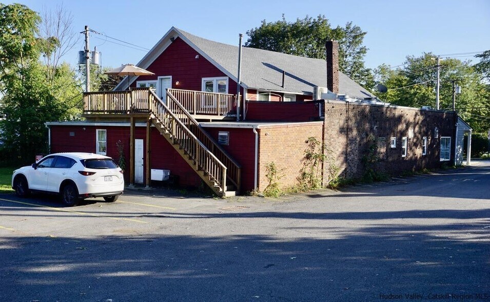 More Photos Of 17 Mill Hill Rd, Woodstock Restaurant For Sale