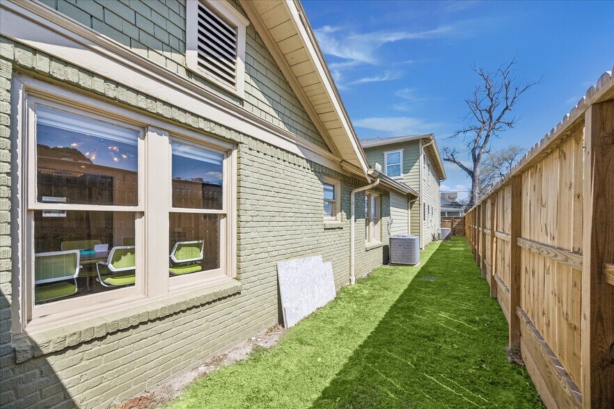 More Photos Of 638 Heights Blvd, Houston Office For Sale
