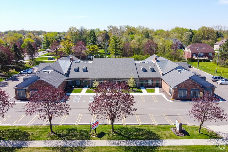 More Photos Of 34441 W 8 Mile Rd, Livonia Medical For Lease