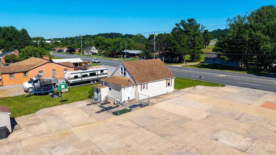 More Photos Of 3231 Stuarts Draft Hwy, Stuarts Draft Warehouse For Sale
