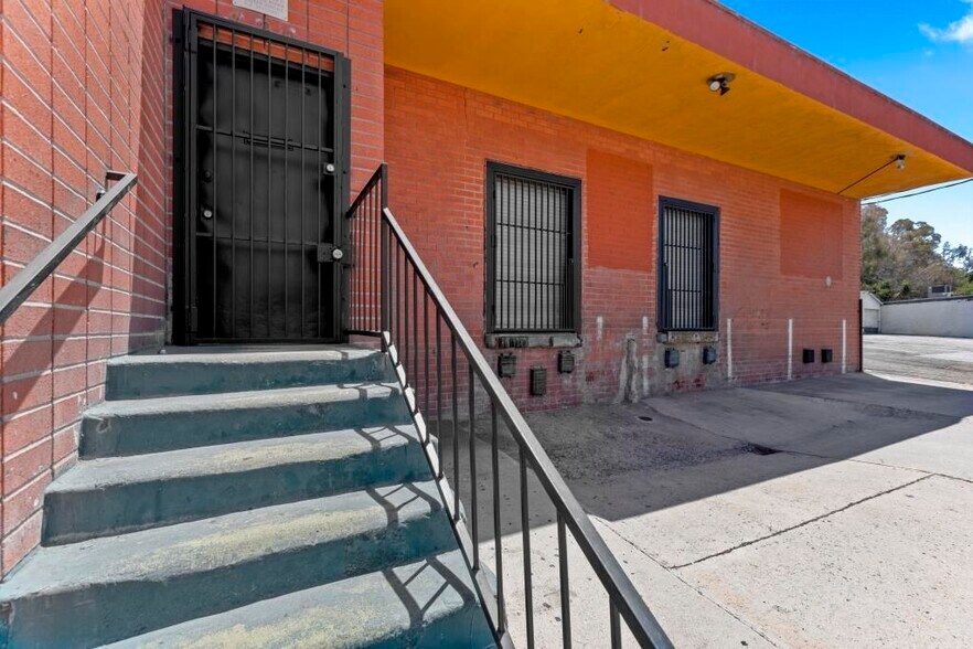 More Photos Of 410-420 E Beach Ave, Inglewood Warehouse For Sale