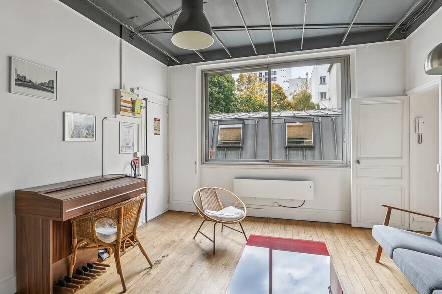 More Photos Of 20 Rue Marx Dormoy, Paris Office For Sale