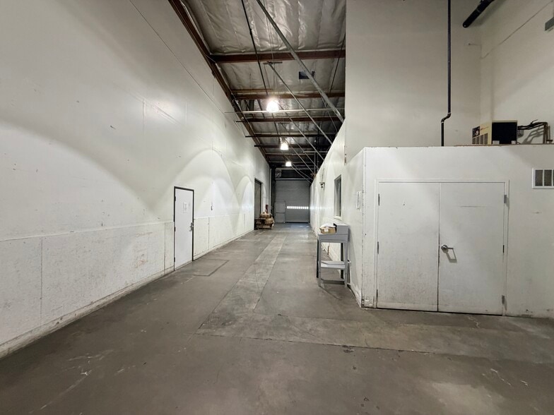 More Photos Of 3975 Landmark St, Culver City Warehouse For Lease