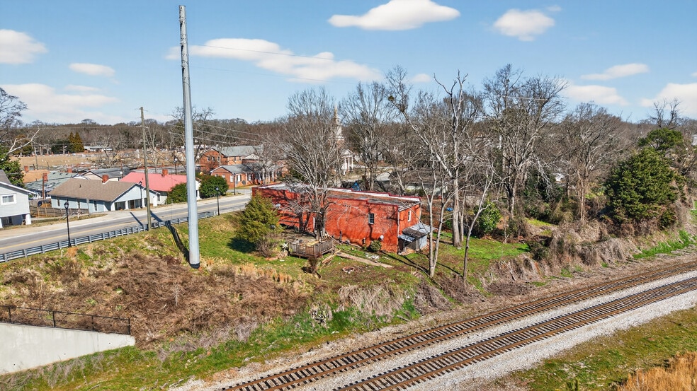 More Photos Of 304 S Cherokee Rd, Social Circle Flex For Sale