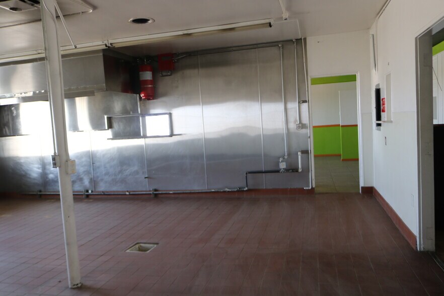 More Photos Of 13118 Pearblossom Hwy, Pearblossom Service Station For Sale