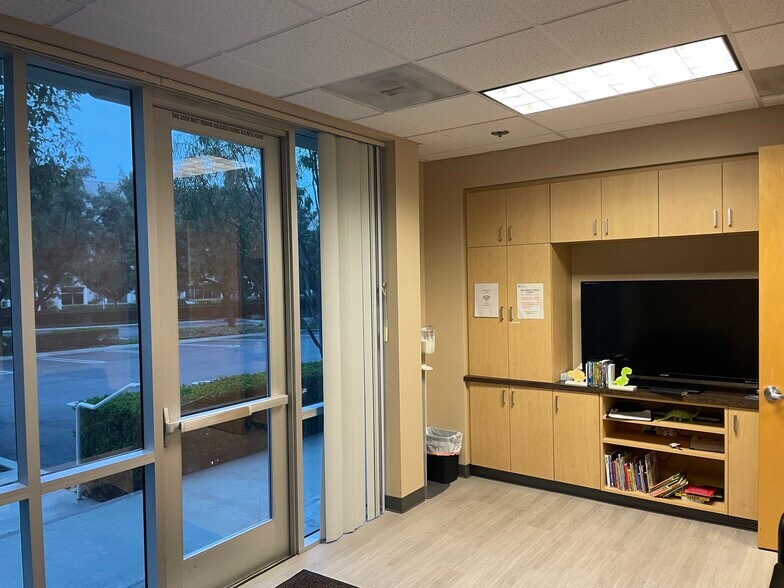 More Photos Of 15785 Laguna Canyon Rd, Irvine Medical For Lease