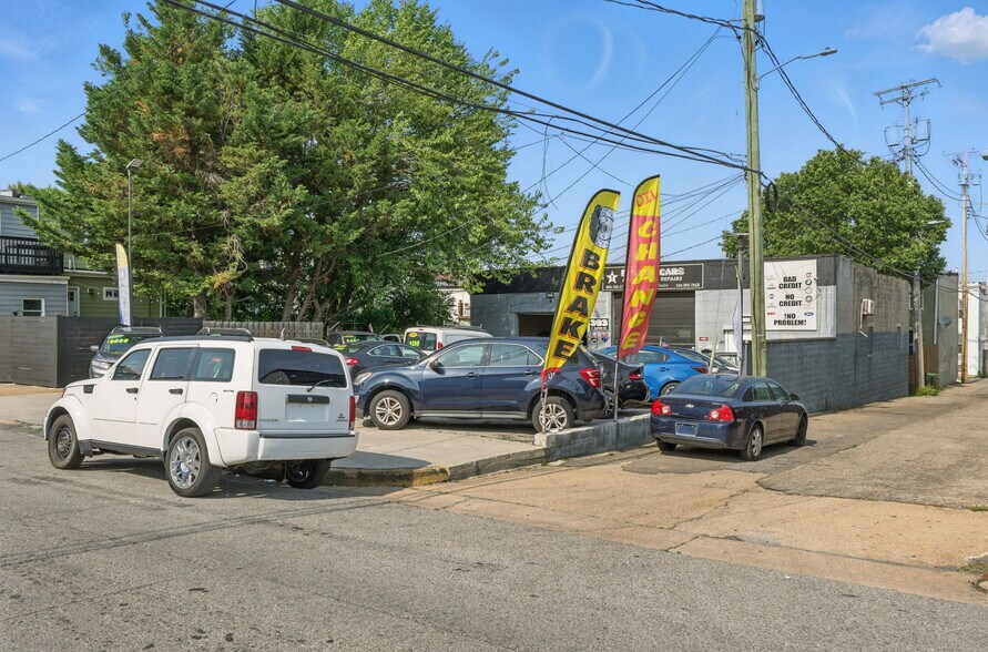 More Photos Of 303 S Eaton St, Baltimore General Retail For Sale