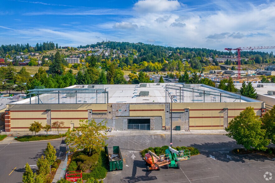 More Photos Of 9600 SE 82nd Ave, Portland General Retail For Sale
