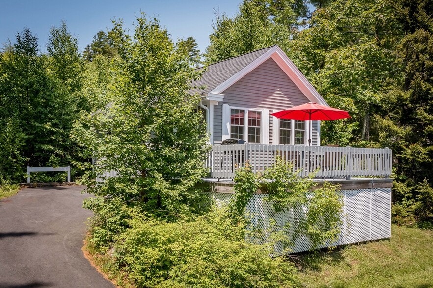 More Photos Of 2076 Atlantic Hwy, Lincolnville Hotel For Sale