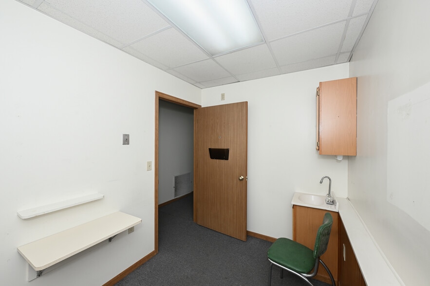 More Photos Of 6942 State Route 44, Ravenna Medical For Sale