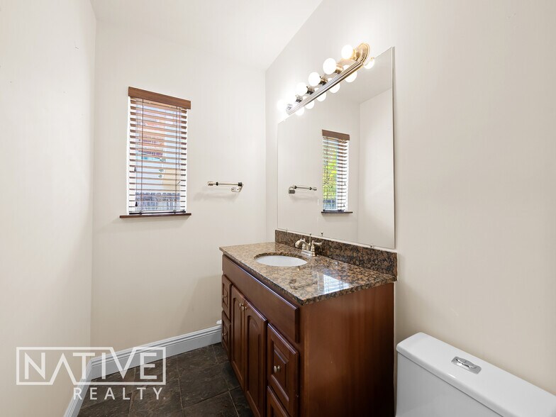 More Photos Of 642 NE 3rd Ave, Fort Lauderdale Office For Lease