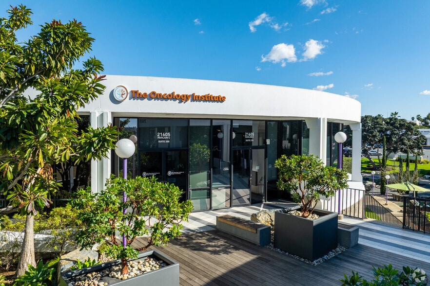 More Photos Of 21515 Hawthorne Blvd, Torrance Office For Lease