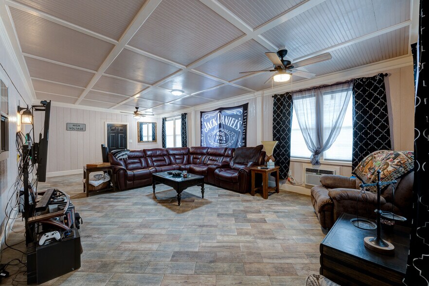 More Photos Of 4388 County Road 197, Alvin Specialty For Sale