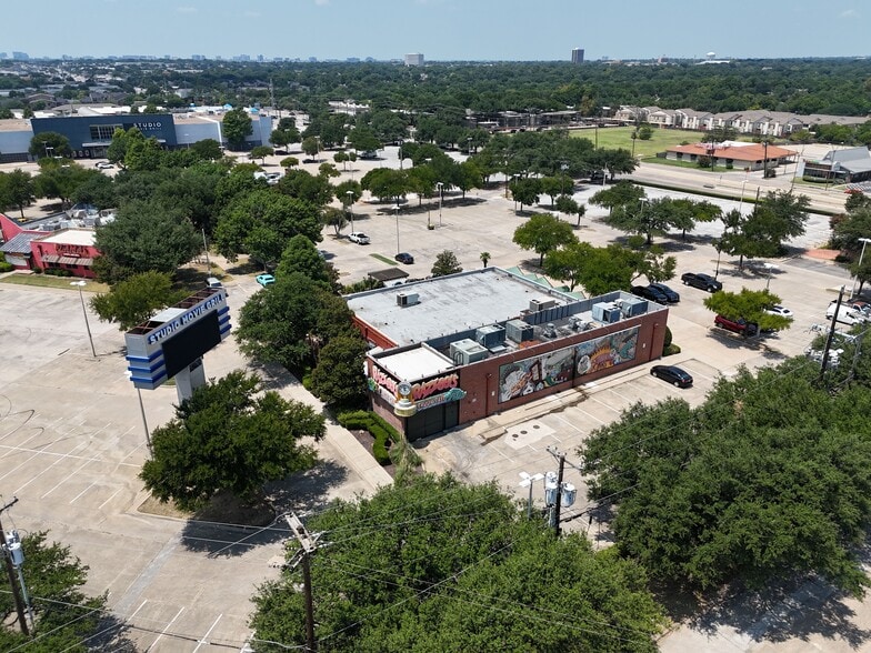 More Photos Of , Dallas General Retail For Sale