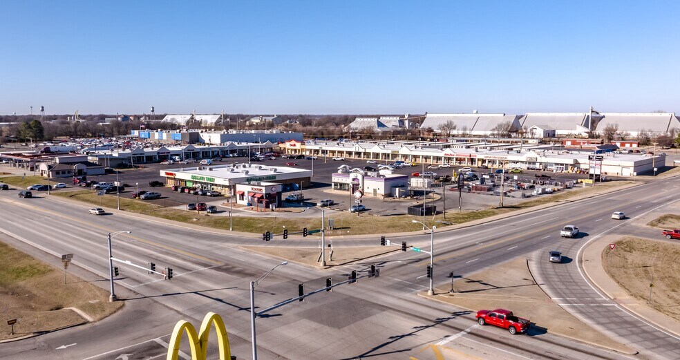 Primary Photo Of 1780 1st St, Kennett Unknown For Lease