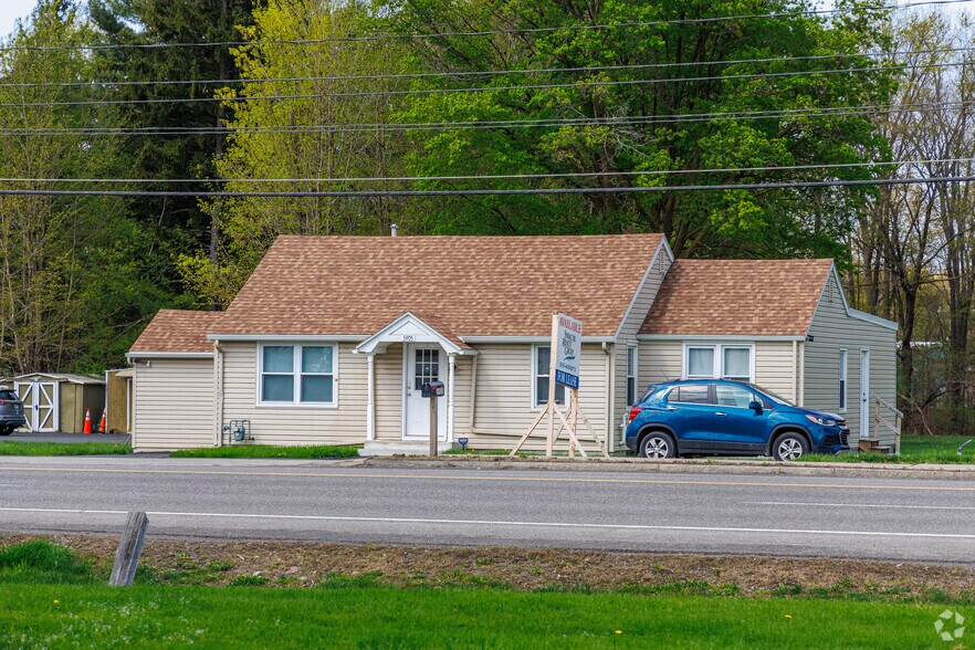 More Photos Of 5905 E Taft Rd, North Syracuse Office For Lease