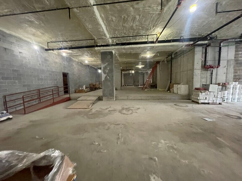 More Photos Of 912 Broadway, Brooklyn Apartments For Lease
