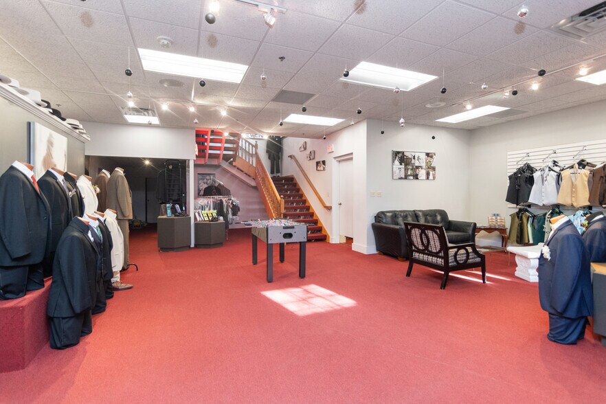 More Photos Of 2415 N Richmond St, Appleton Freestanding For Sale