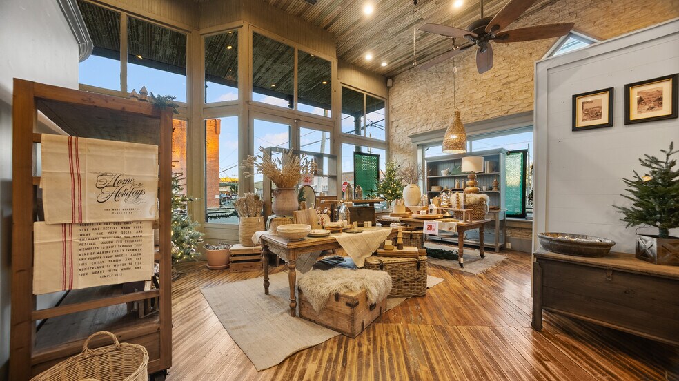 More Photos Of 101 N Elm, Hico General Retail For Sale