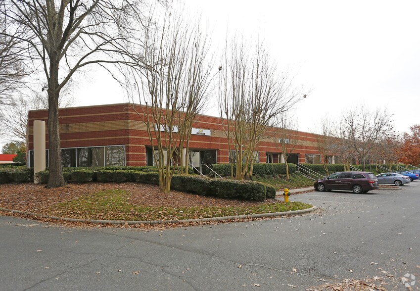 More Photos Of 9129 MONROE Rd, Charlotte Unknown For Lease