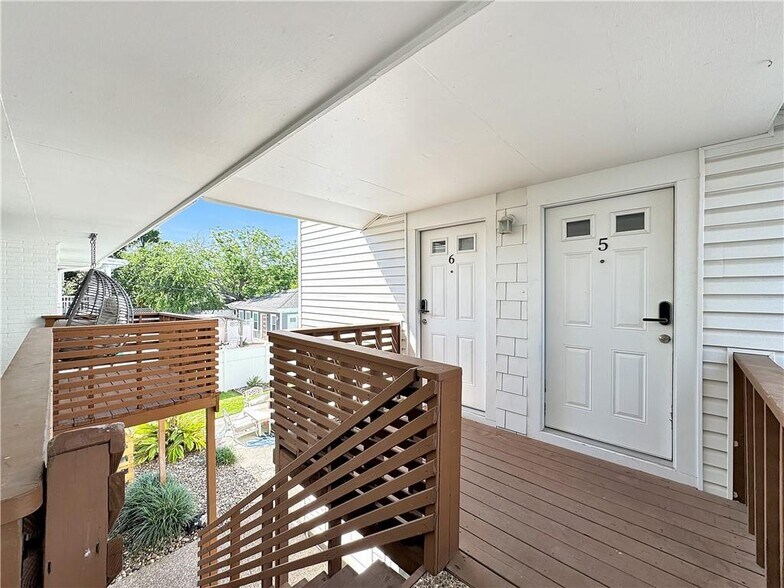 More Photos Of 1601 Ocean Dr, Corpus Christi Apartments For Sale