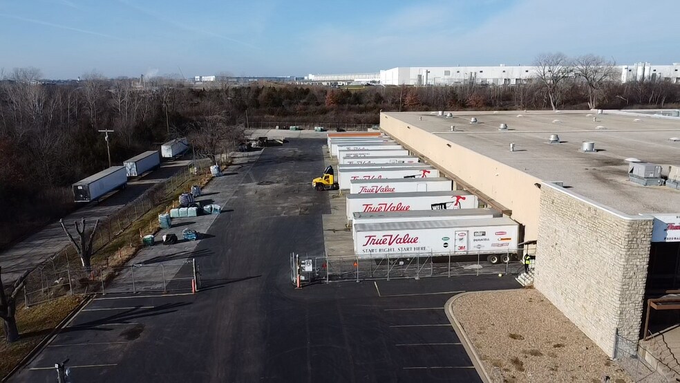 More Photos Of 14900 US 71, Kansas City Distribution For Sale