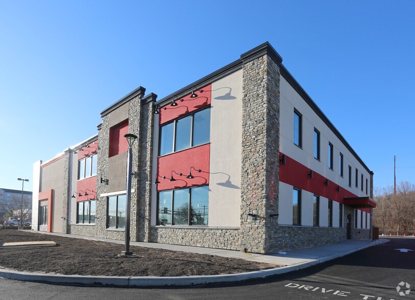 More Photos Of 520 Pennsylvania Ave, Fort Washington Office For Lease