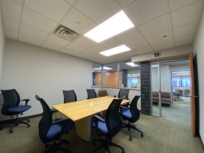 More Photos Of 7300 147th St W, Apple Valley Office For Lease