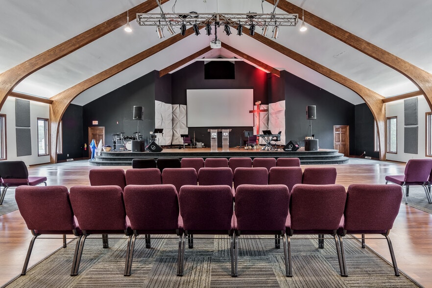 More Photos Of 4312 20th St, Rockford Religious Facility For Sale