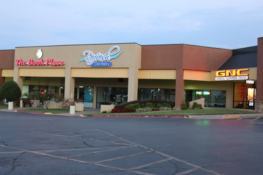 More Photos Of 728-732 W New Orleans St, Broken Arrow Unknown For Lease