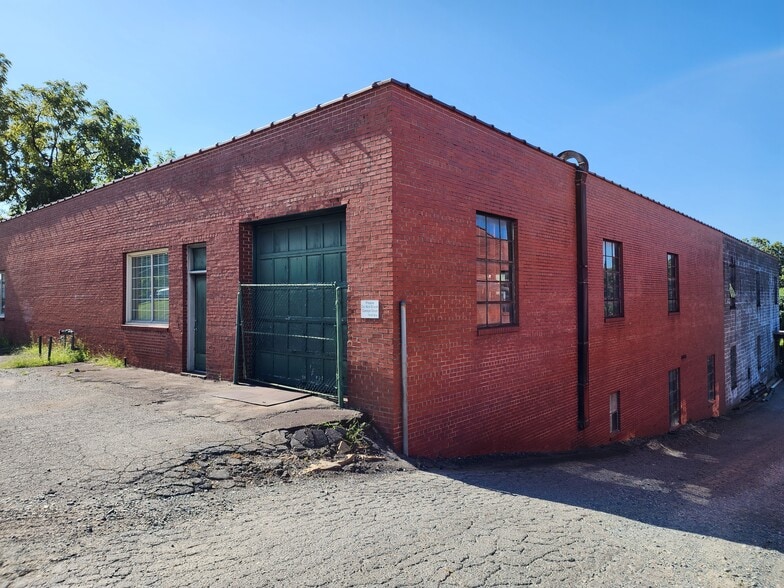 More Photos Of 414 Brookstown Ave, Winston-Salem Warehouse For Sale