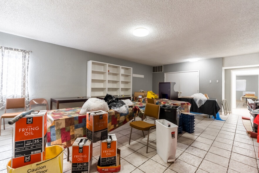 More Photos Of 1809 34th St, Lubbock Religious Facility For Sale