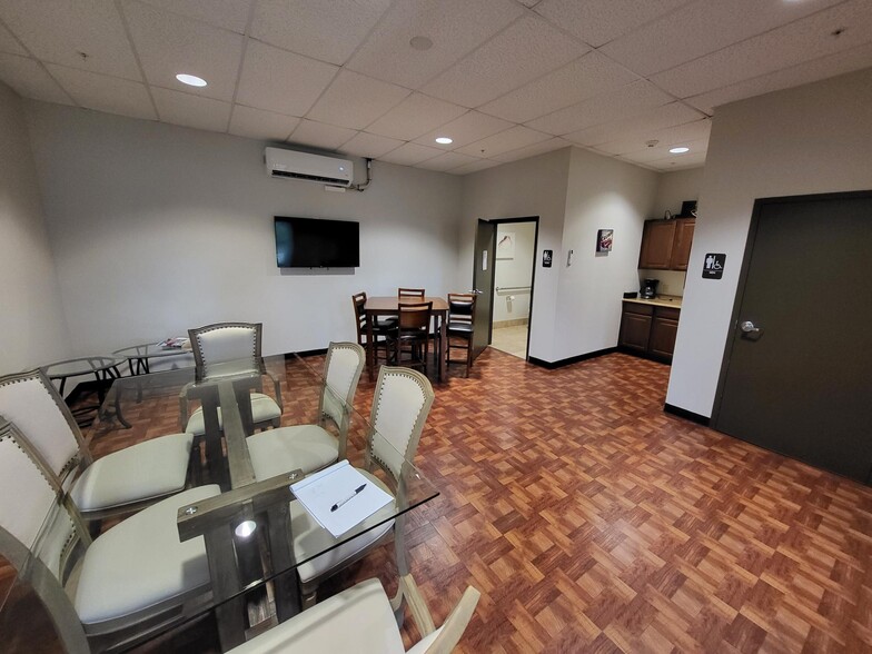 More Photos Of 16131 Performance, Naples Flex For Sale