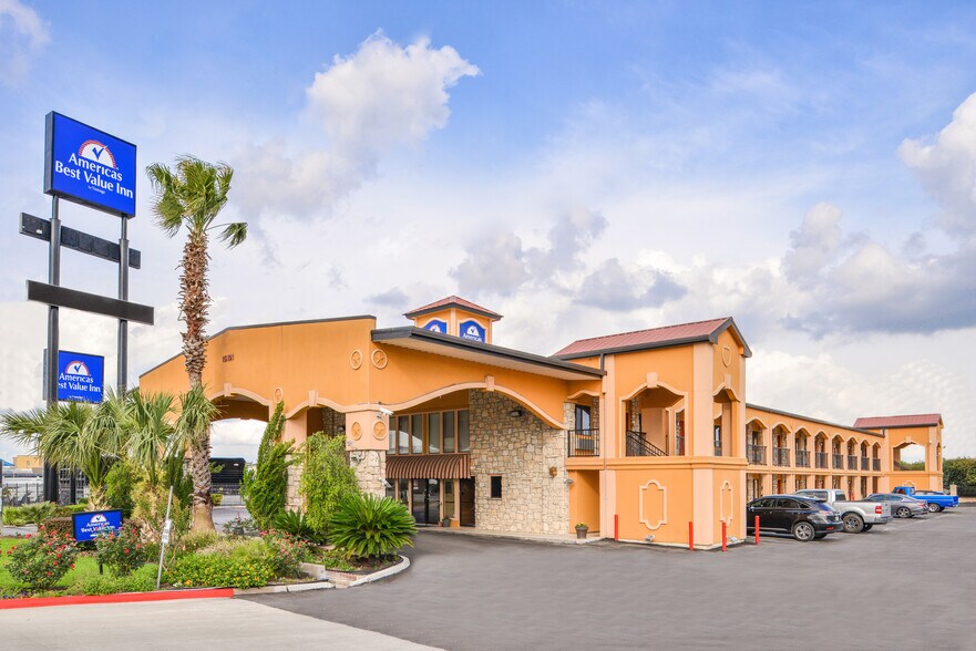 More Photos Of 15101 S Interstate 35, Buda Hotel For Sale