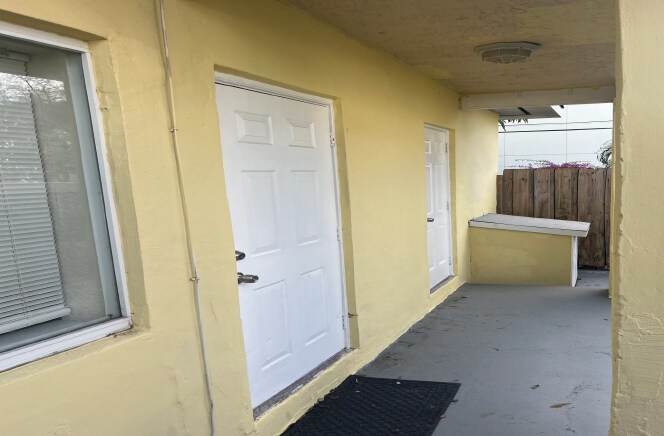 More Photos Of 211 N A St, Lake Worth Beach Flex For Sale