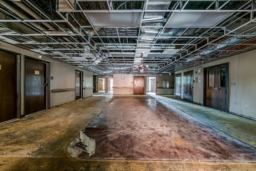 More Photos Of 1202 N Main St, Marion Assisted Living For Sale