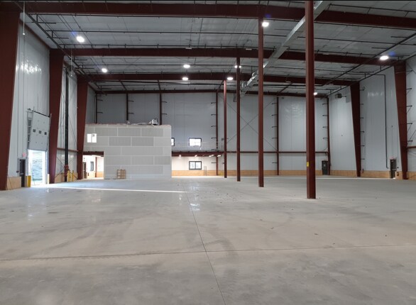 More Photos Of 1 Distribution Dr, Bloomingburg Warehouse For Lease