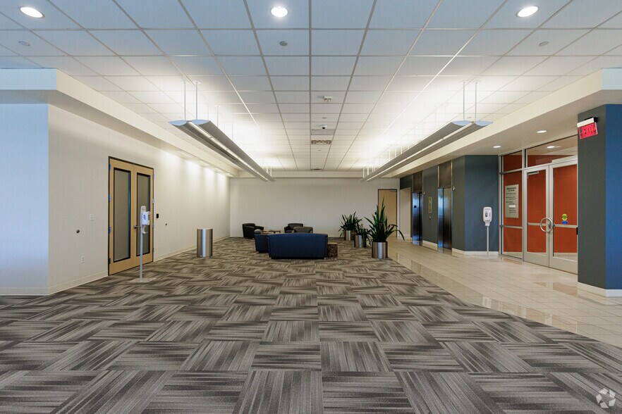 More Photos Of 4616 S US Highway 75, Denison Medical For Lease