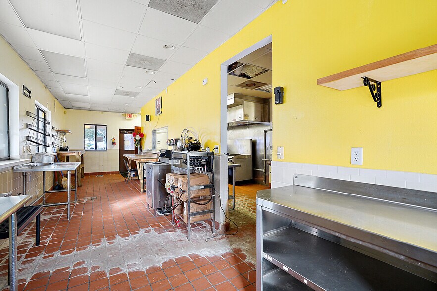 More Photos Of 2535 Main St, Leesburg Restaurant For Sale