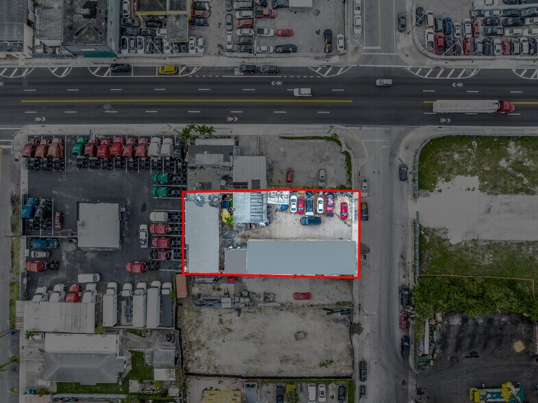 More Photos Of 2395 NW 36th St, Miami Service For Lease